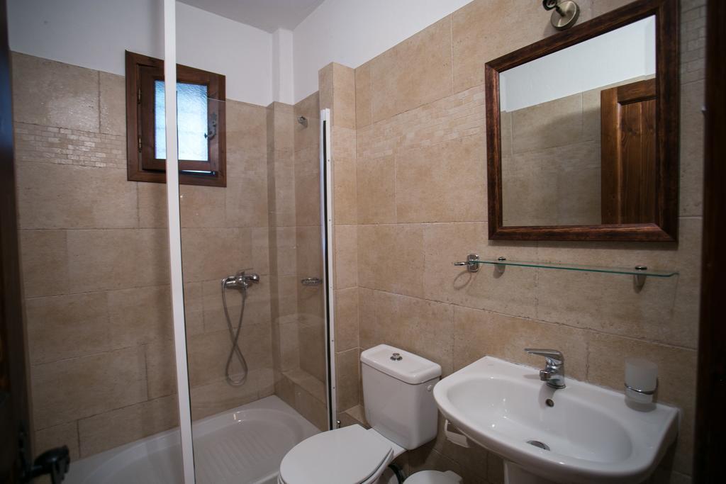 Enastron Guesthouse Palaios Panteleimonas Pokoj fotografie