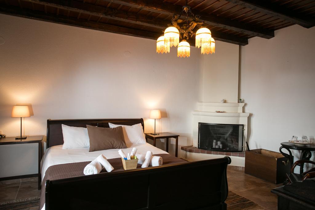 Enastron Guesthouse Palaios Panteleimonas Pokoj fotografie