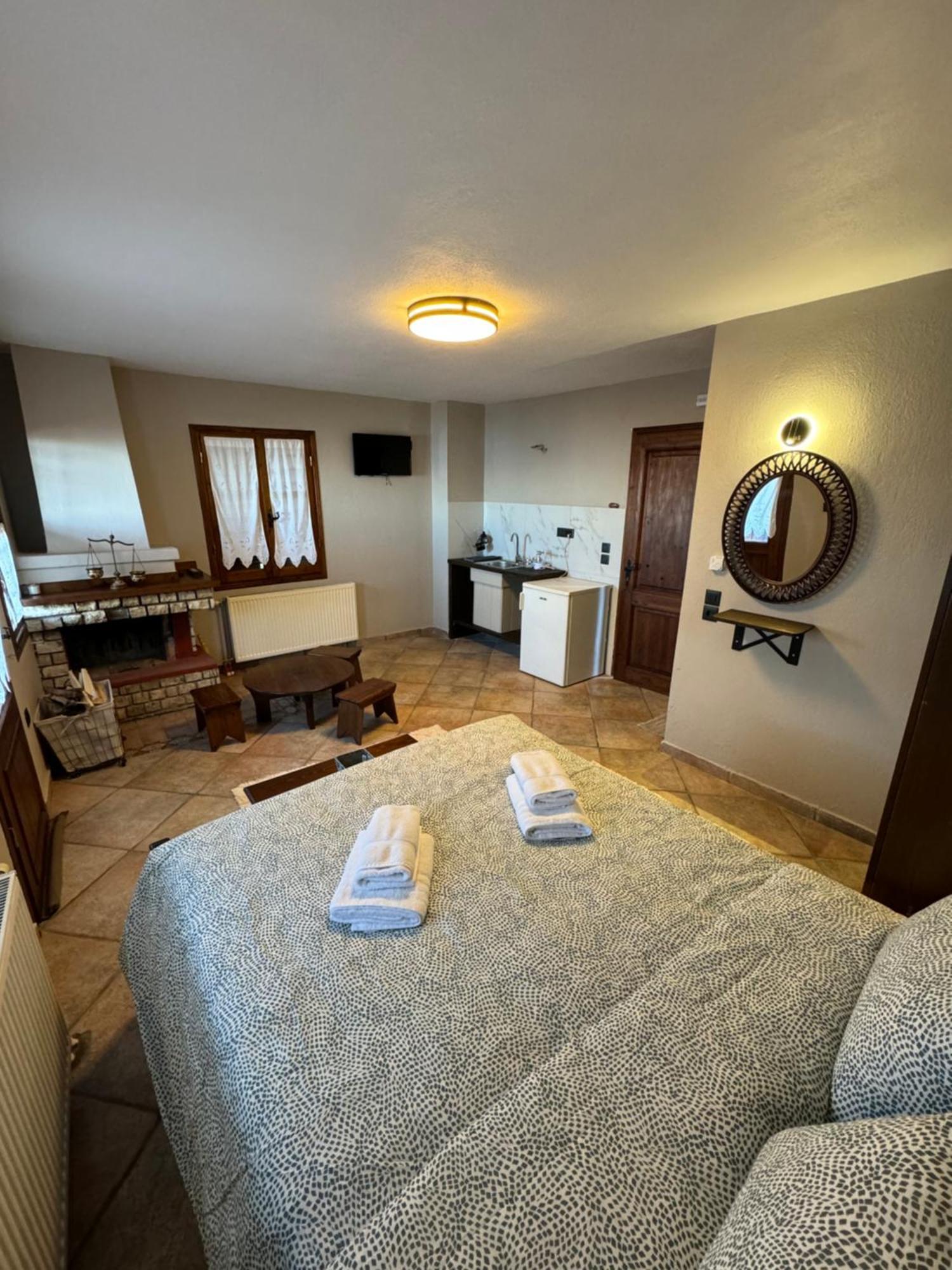 Enastron Guesthouse Palaios Panteleimonas Exteriér fotografie