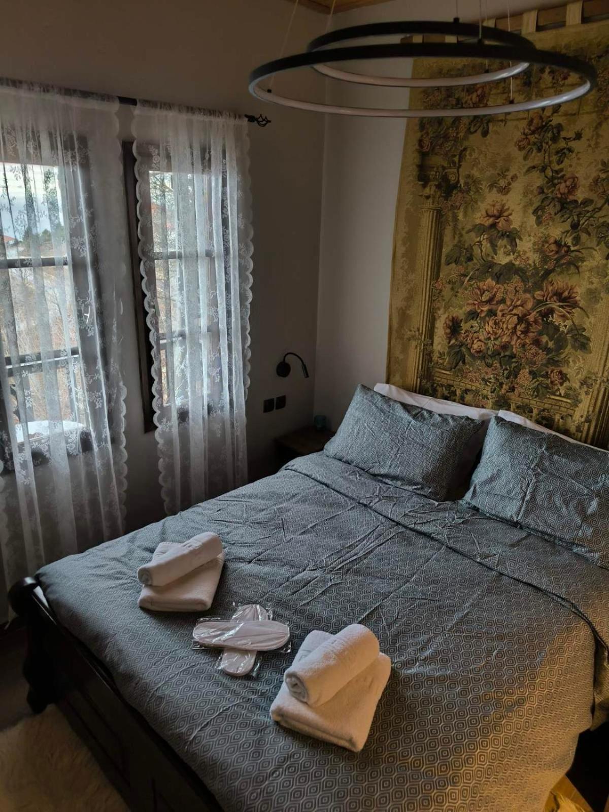 Enastron Guesthouse Palaios Panteleimonas Exteriér fotografie